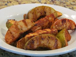 Grilled spiced apples